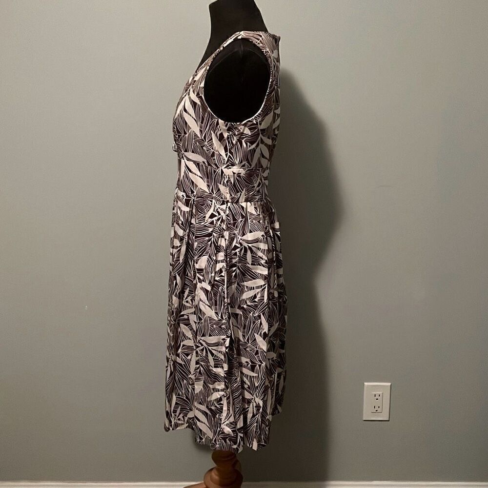 Van Heusen Women's Brown & White Tropical Sleeveless V-Neck A-Line Dress Size 10 - Picture 4 of 9
